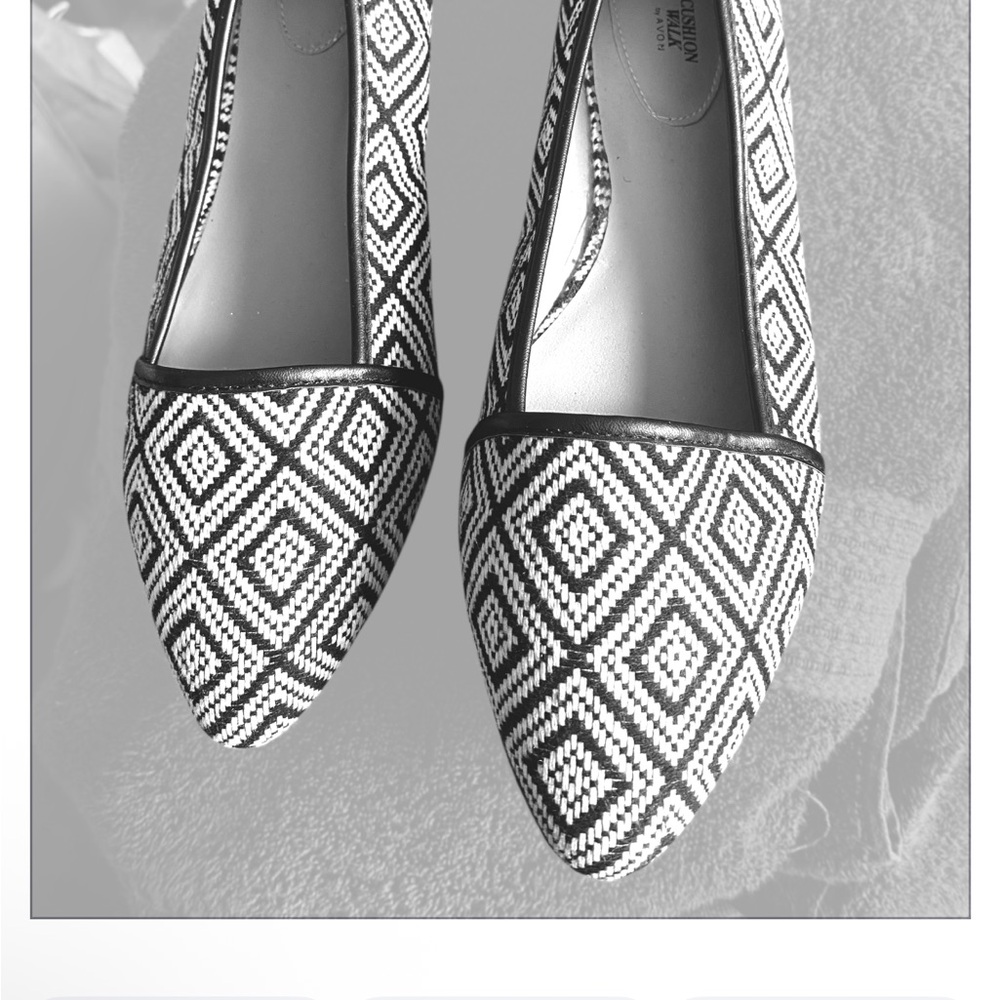 Avon Black and White Geometric Cushion Steps Flats - Picture 11 of 15